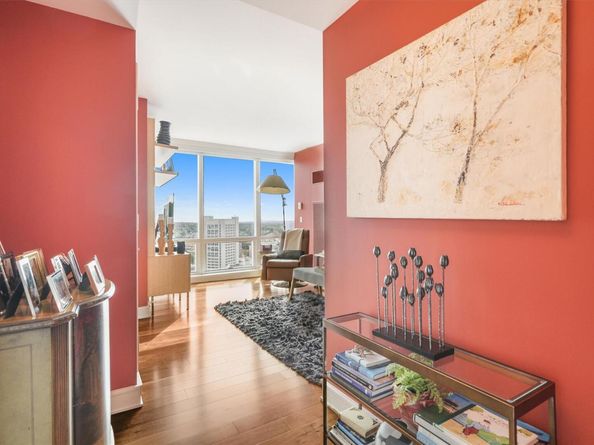 5 Renaissance Square 27G, White Plains NY 10601