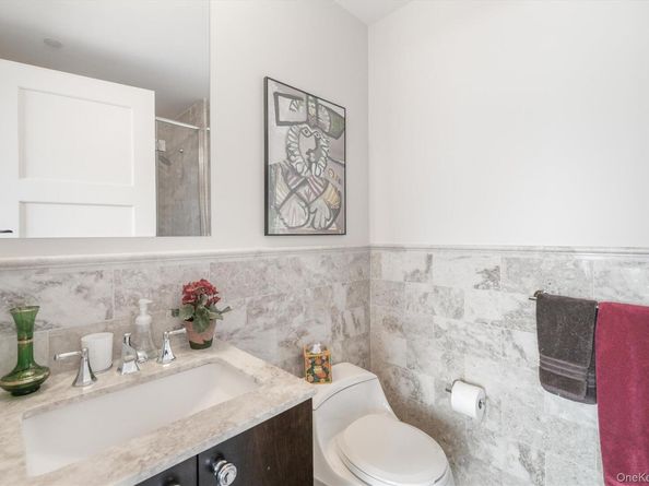 5 Renaissance Square 27G, White Plains NY 10601