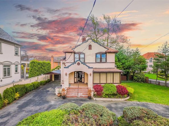 14-35 161 Street, Beechhurst NY 11357