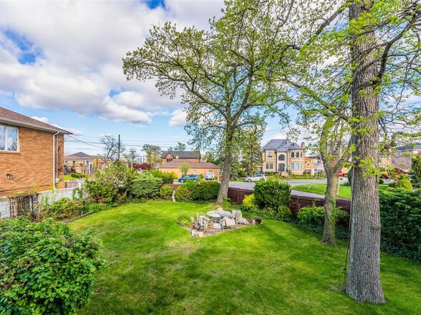 14-35 161 Street, Beechhurst NY 11357