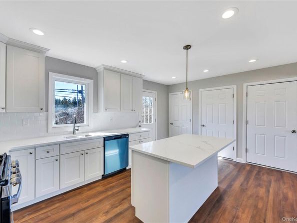 7 Howard Avenue, Freeport NY 11520