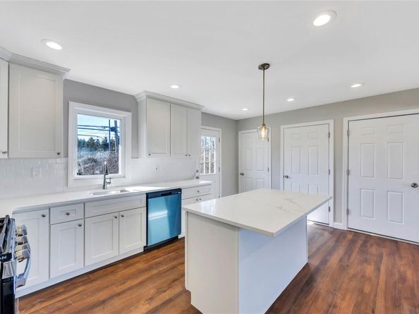 7 Howard Avenue, Freeport NY 11520