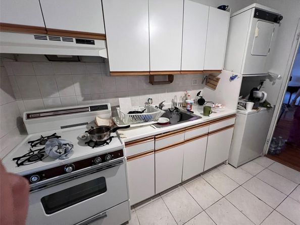 2090 Barnes Avenue 2H, Bronx NY 10462