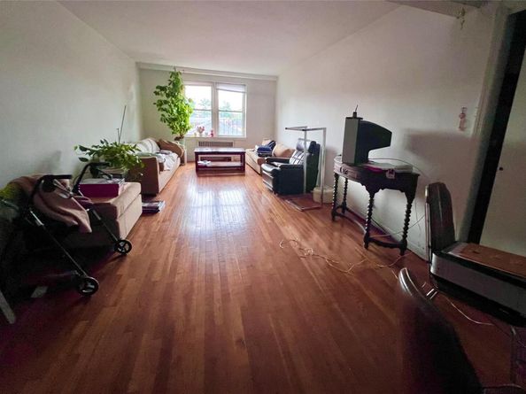 2090 Barnes Avenue 2H, Bronx NY 10462
