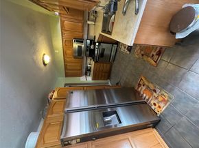 1118 213 Street E, Bronx NY 10469