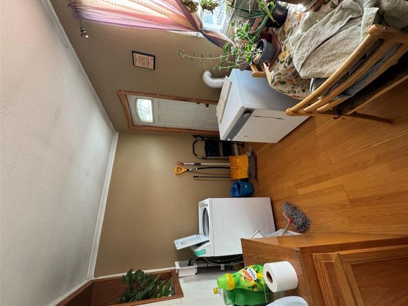 1118 213 Street E, Bronx NY 10469