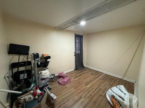1118 213 Street E, Bronx NY 10469