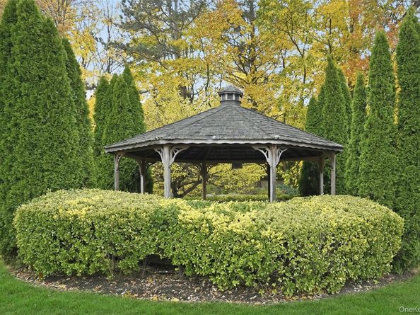 2222 Boston Post Road, Larchmont NY 10538