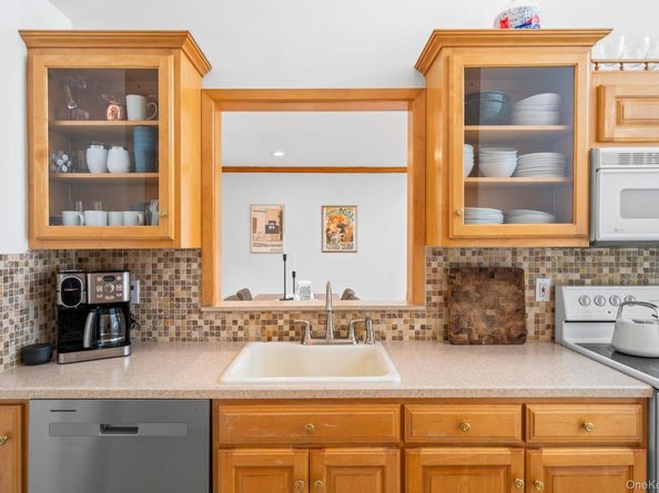 6 Rancher Place, Huntington NY 11743
