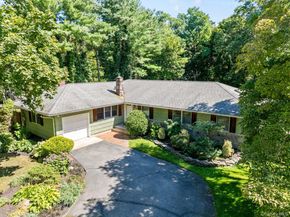 6 Rancher Place, Huntington NY 11743