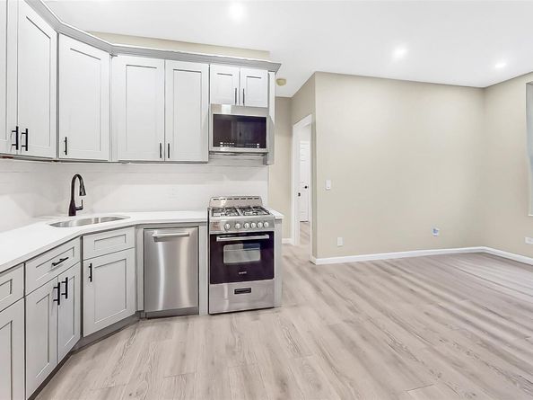 21-68 35 Street 1G, Astoria NY 11105