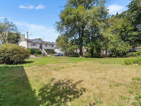 40 Carnegie Avenue, Elmont NY 11003
