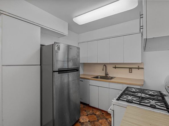 144-55 Melbourne Ave 2F, Flushing NY 11367