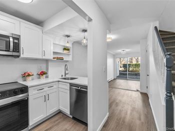 10 Westview Avenue