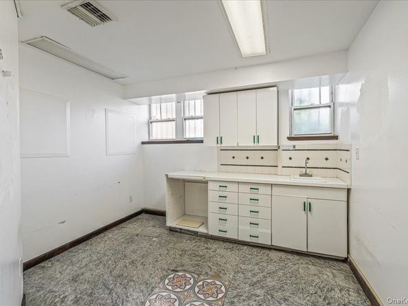 8702 188th Street, Jamaica Estates NY 11423
