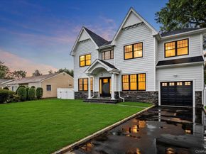 109 Greenway, Albertson NY 11507
