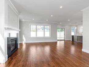 109 Greenway, Albertson NY 11507