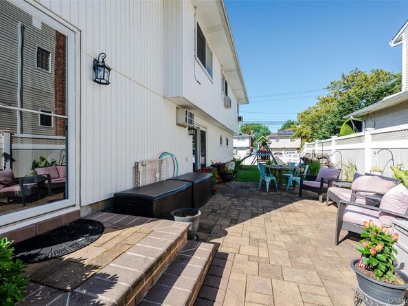 341 Green Court, Oceanside NY 11572