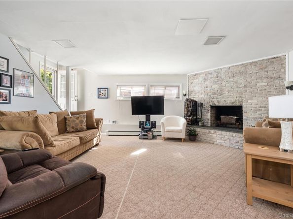 341 Green Court, Oceanside NY 11572
