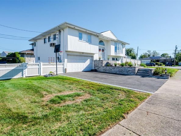 341 Green Court, Oceanside NY 11572