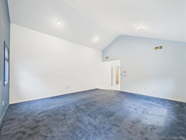 10 Cori Lane, Bohemia NY 11716