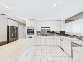 10 Cori Lane, Bohemia NY 11716