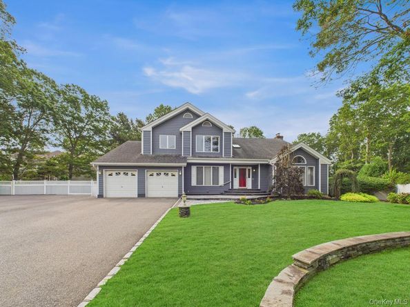 10 Cori Lane, Bohemia NY 11716