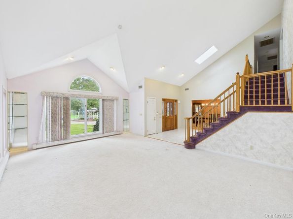 10 Cori Lane, Bohemia NY 11716