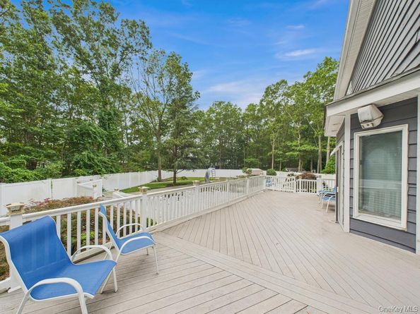 10 Cori Lane, Bohemia NY 11716
