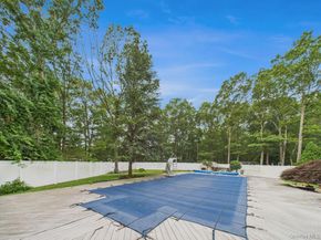 10 Cori Lane, Bohemia NY 11716