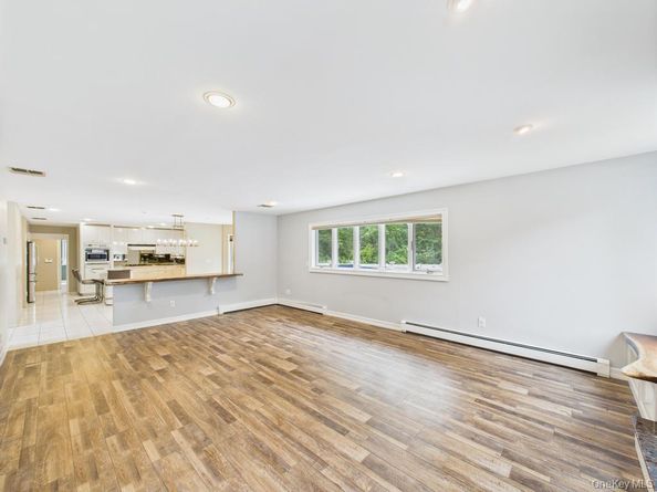 10 Cori Lane, Bohemia NY 11716