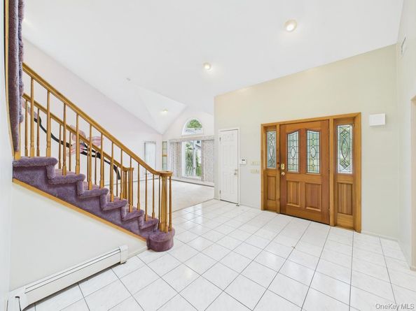 10 Cori Lane, Bohemia NY 11716