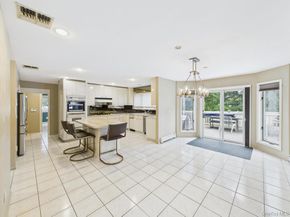 10 Cori Lane, Bohemia NY 11716