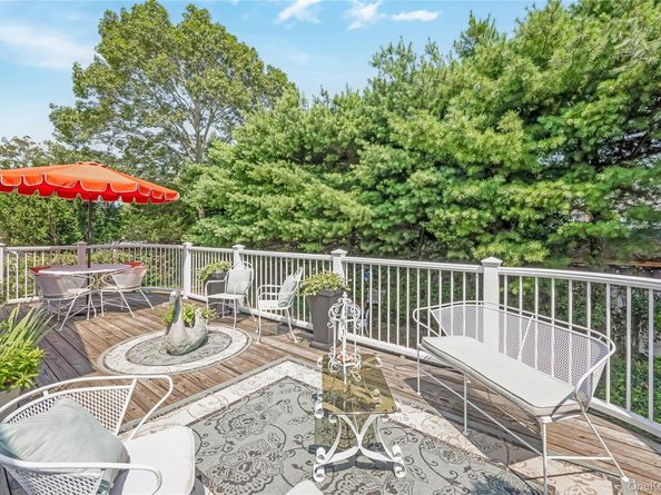 1643 Fairfax Avenue, West Islip NY 11795