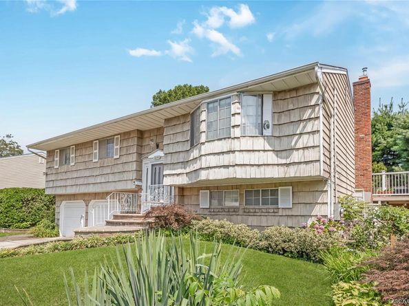 1643 Fairfax Avenue, West Islip NY 11795
