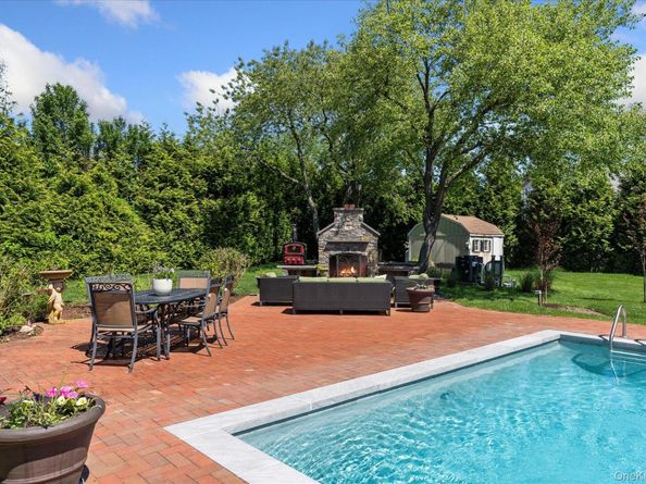 5 Woodcock Lane, Remsenburg NY 11960