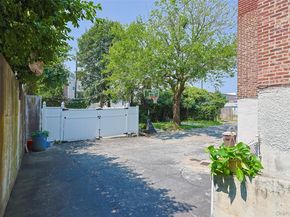 6438 84th St, Middle Village NY 11379