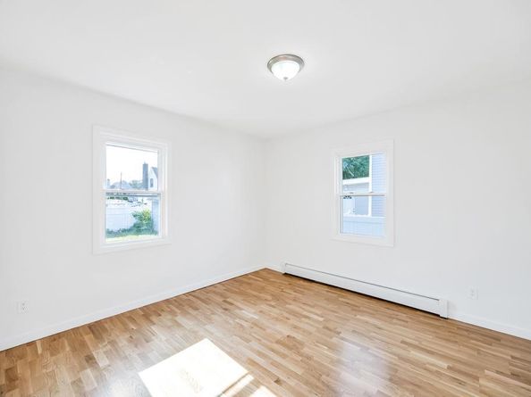 29 Dutchess Street, Freeport NY 11520