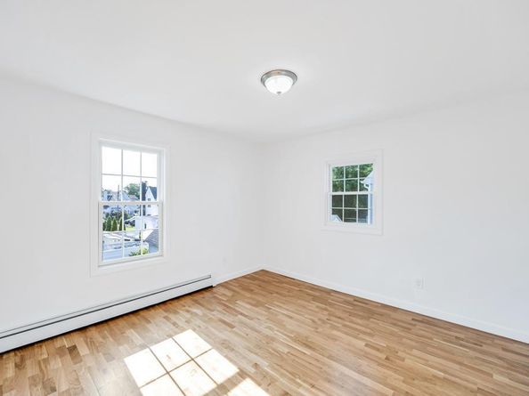 29 Dutchess Street, Freeport NY 11520