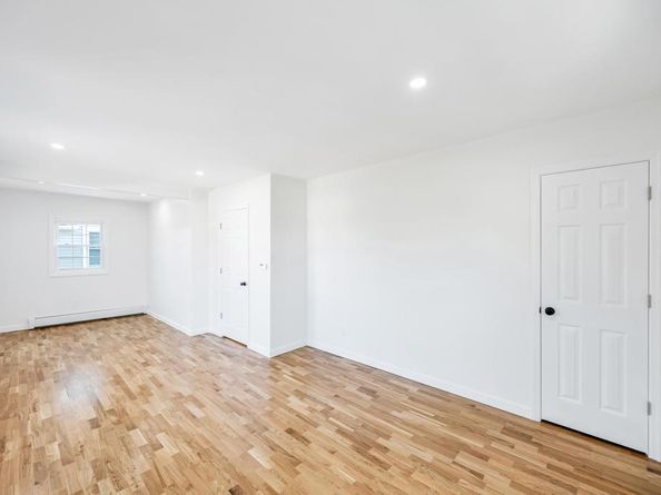 29 Dutchess Street, Freeport NY 11520