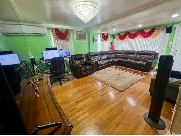 9353 207th Street, Queens Village NY 11428