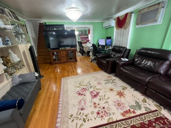 9353 207th Street, Queens Village NY 11428