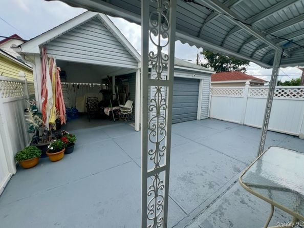 9353 207th Street, Queens Village NY 11428