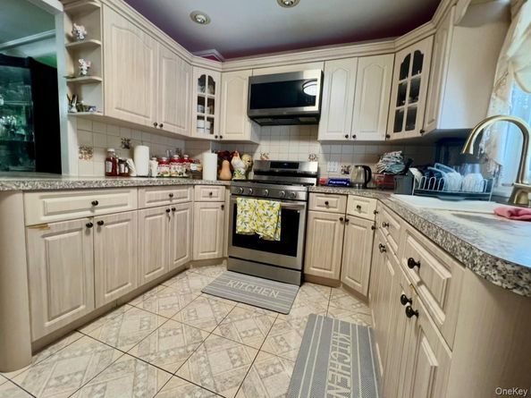 9353 207th Street, Queens Village NY 11428
