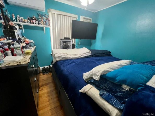 9353 207th Street, Queens Village NY 11428