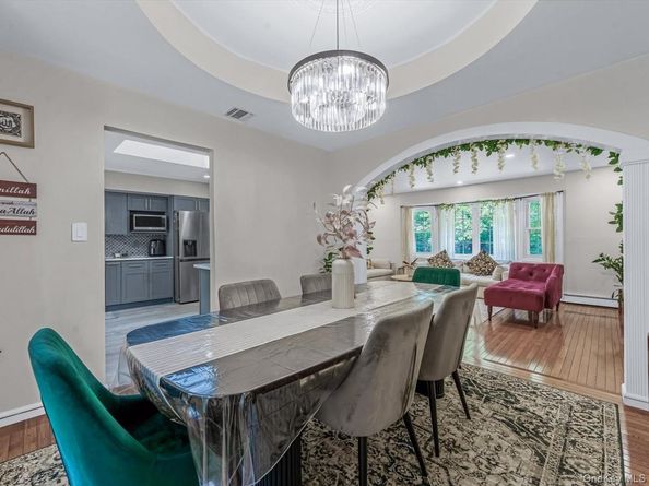 32 Southdown Road, Huntington NY 11743