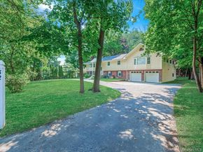 32 Southdown Road, Huntington NY 11743