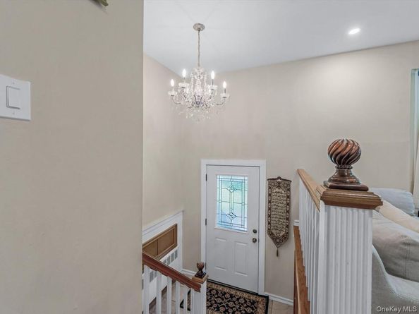 32 Southdown Road, Huntington NY 11743