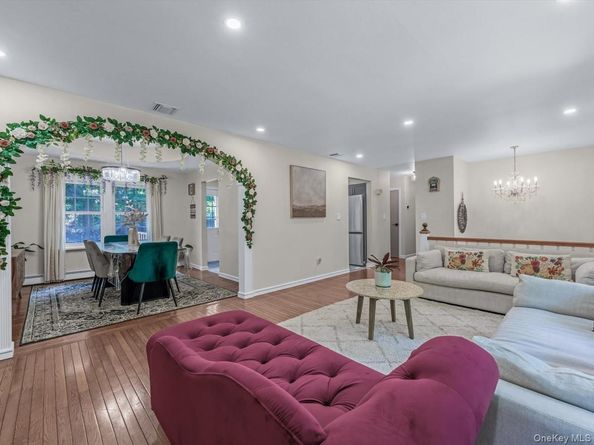 32 Southdown Road, Huntington NY 11743