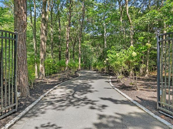 12 Honeysuckle Lane, East Quogue NY 11942